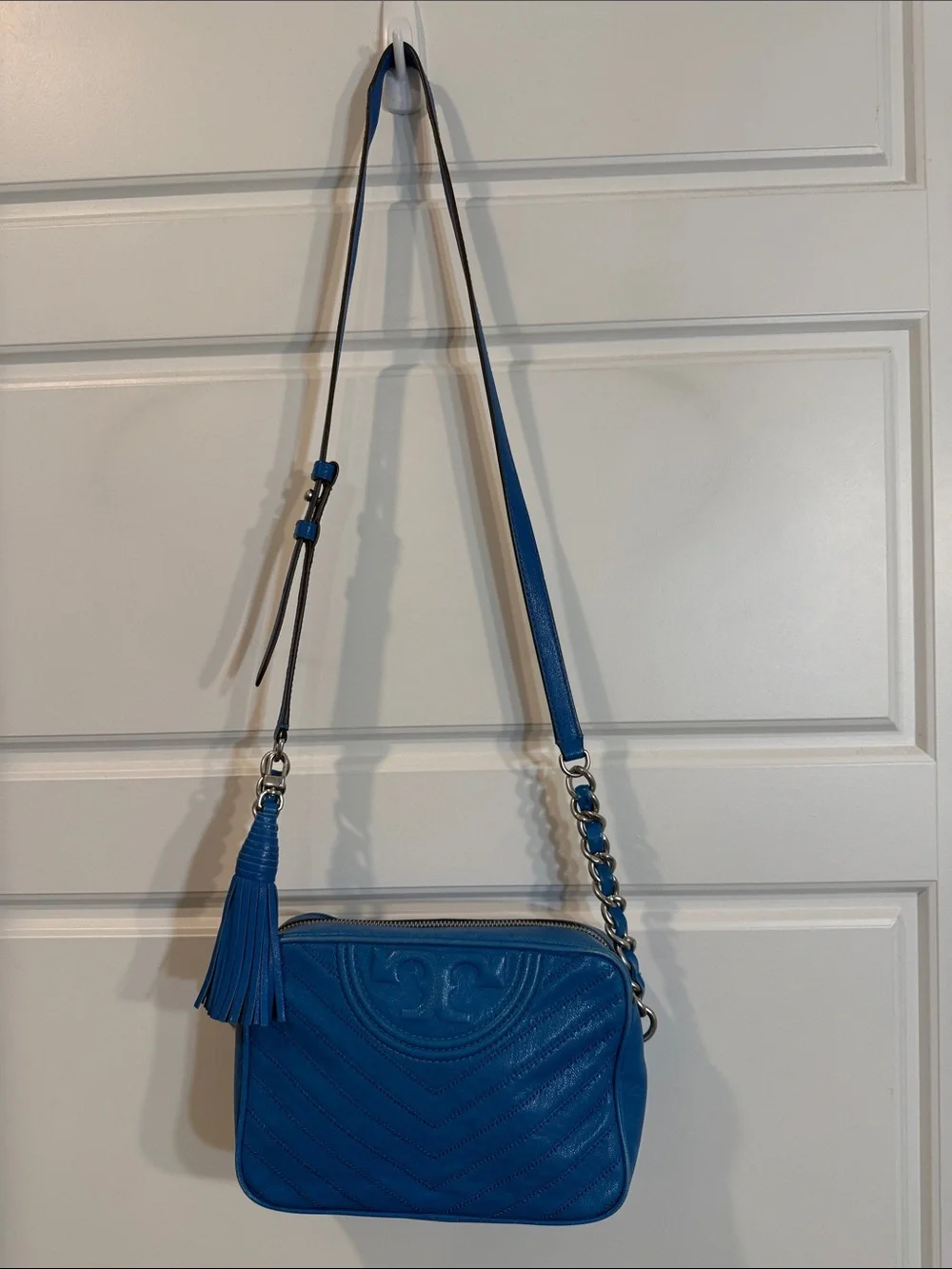 Tory Burch Fleming Distressed Camera Bag
